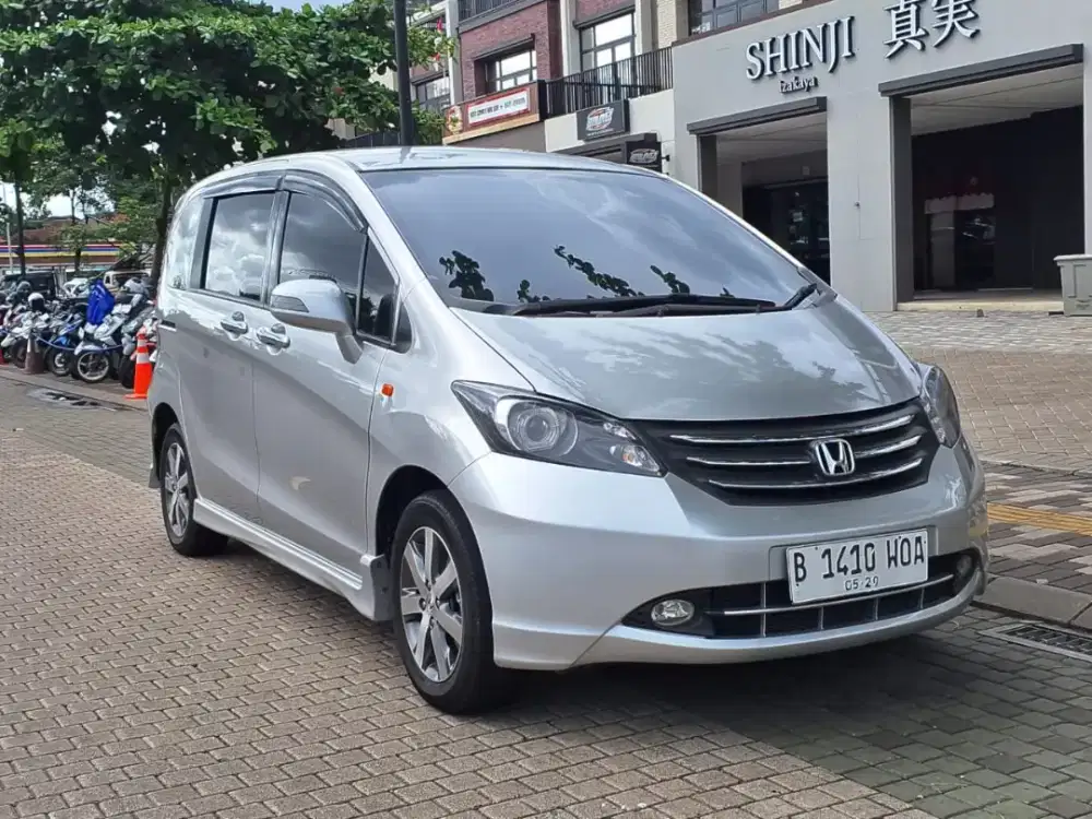Honda Freed PSD 1.5 AutoMatic 2010