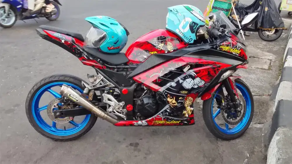 Kawasaki ninja fi 250cc mulus normal lengkap