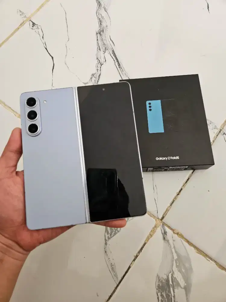 SAMSUNG Z FOLD 5 512GB ICY BLUE RESMI SEIN (-bercak kecil)