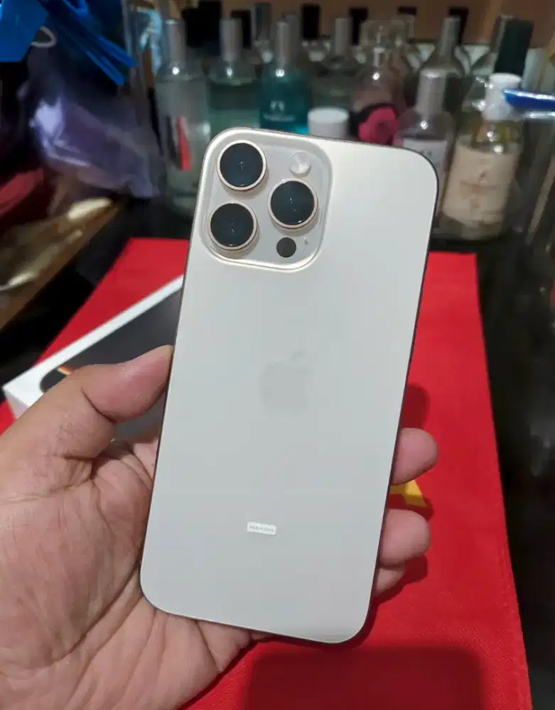Iphone 16 Pro max Ibox 256gb BH 100 CC 74 garansi on mei 2027