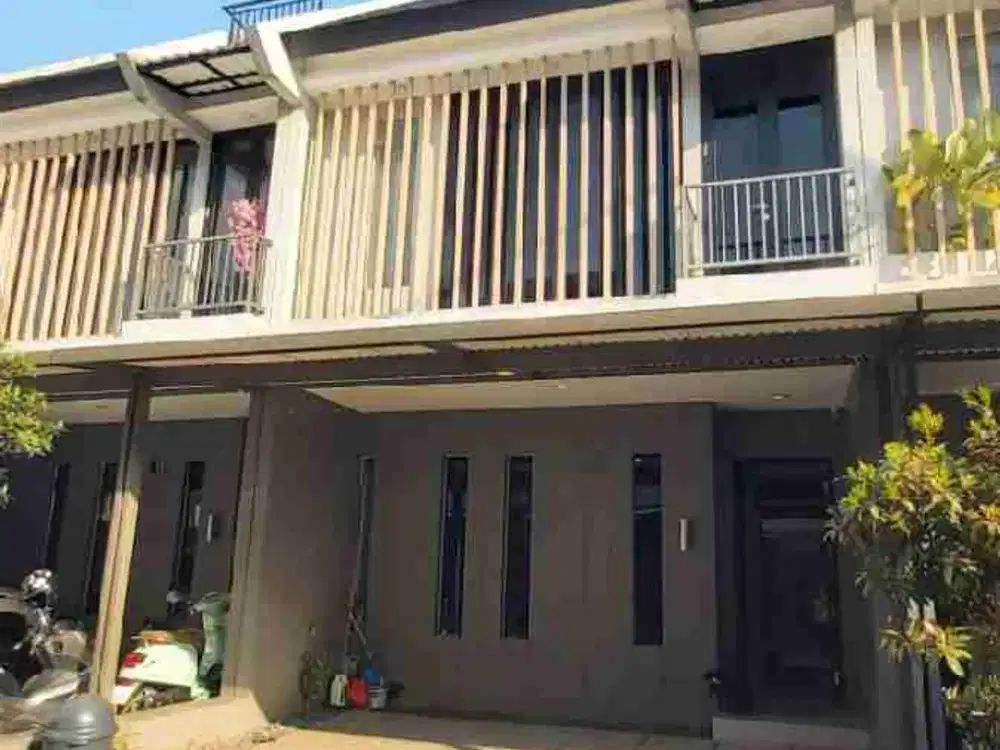 [4 KT] Rumah 2 Lantai Cluster Z Living Grand Wisata Bekasi