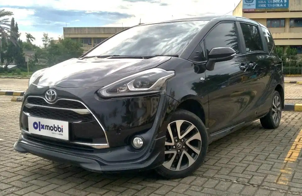 TDP 10 JT Toyota Sienta 1.5 Q Bensin-AT Hitam 2019