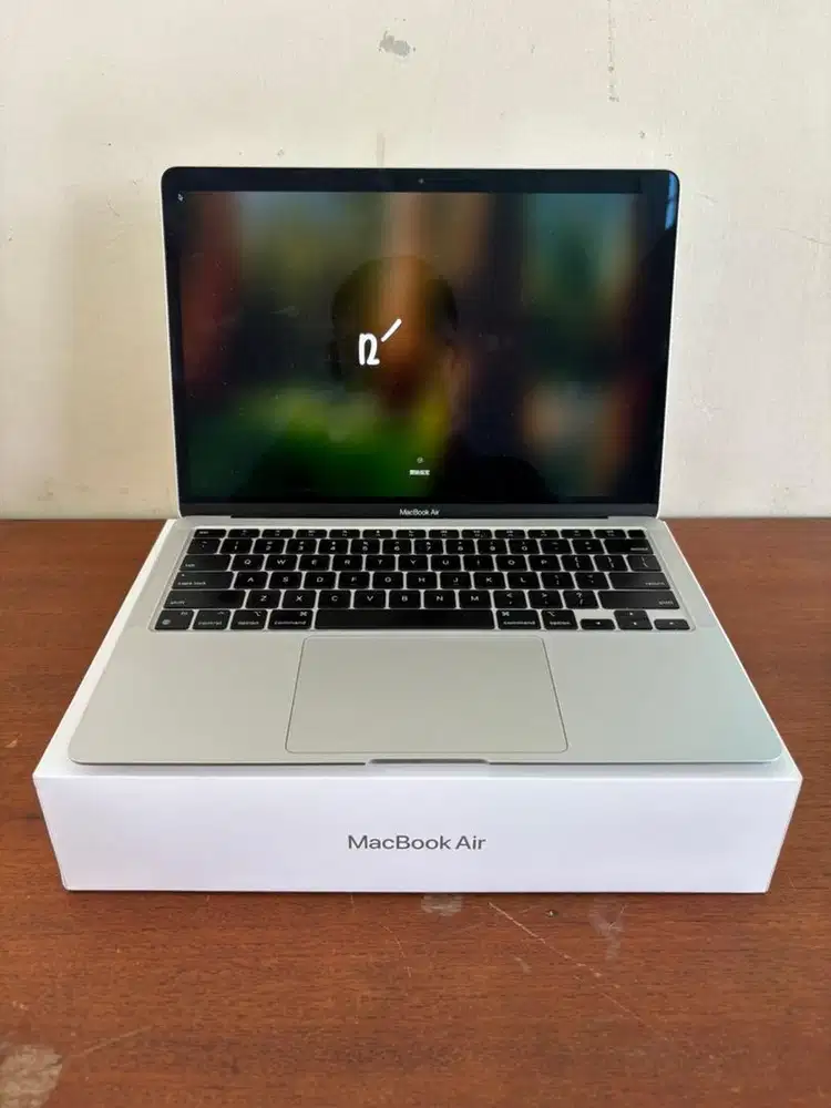 MacBook Air M1 13-inch — Silver