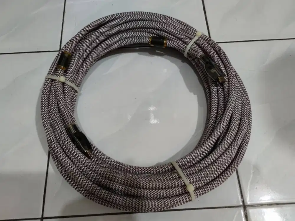 Kabel HDMI kabel besar dan kuat ukuran 15 meter.