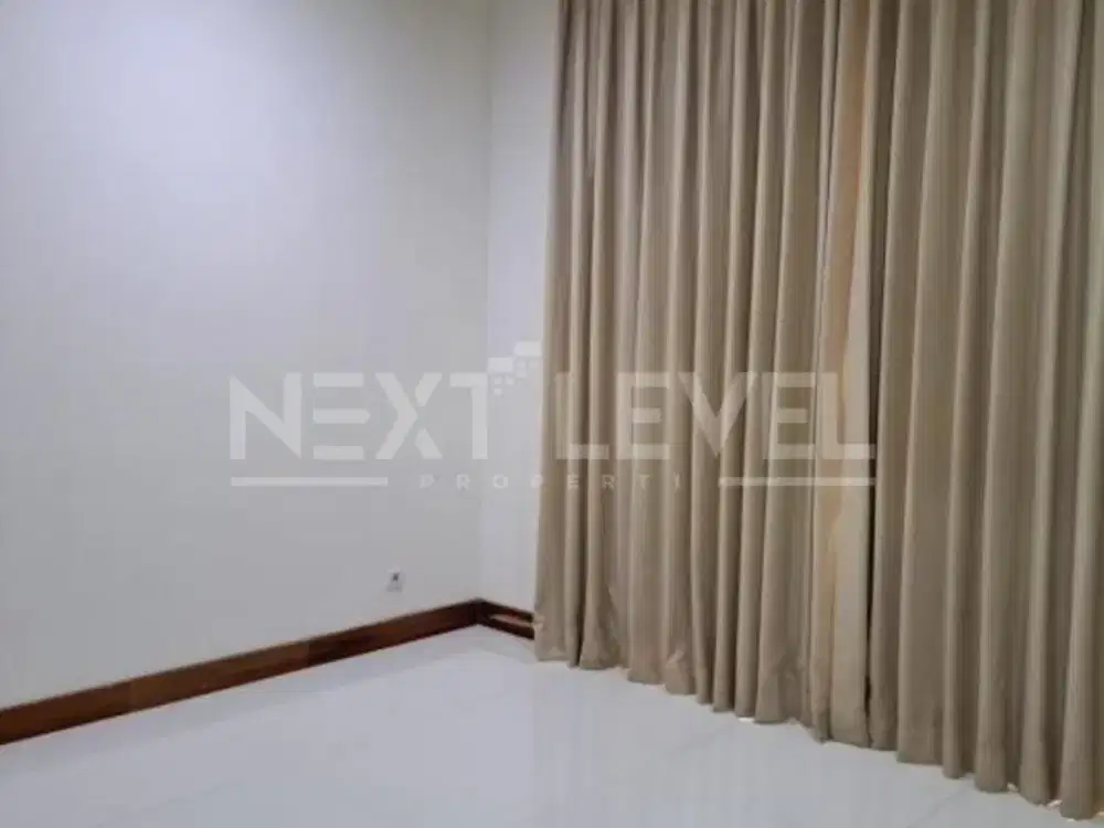 Dijual Rumah Modern Tropical Villa Bukit Regency 3 Pakuwon Indah Minimalis Strategis Siap Huni