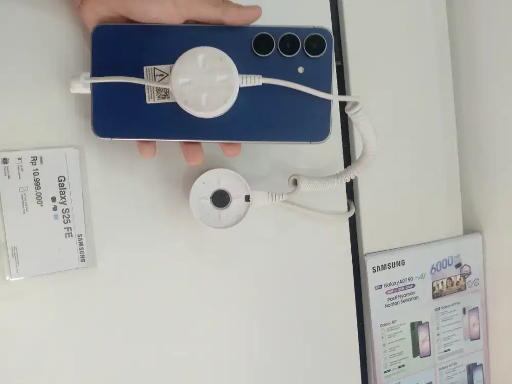 MENJUAL BERBAGAI JENIS HANDPHONE MEREK