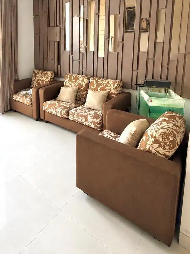 Kursi Sofa Buatan Mebel 4 Seater Second Bahan Kokoh & Awet