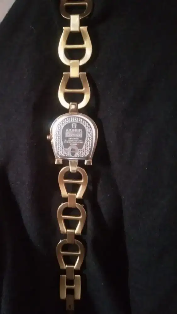 Jam tangan wanita