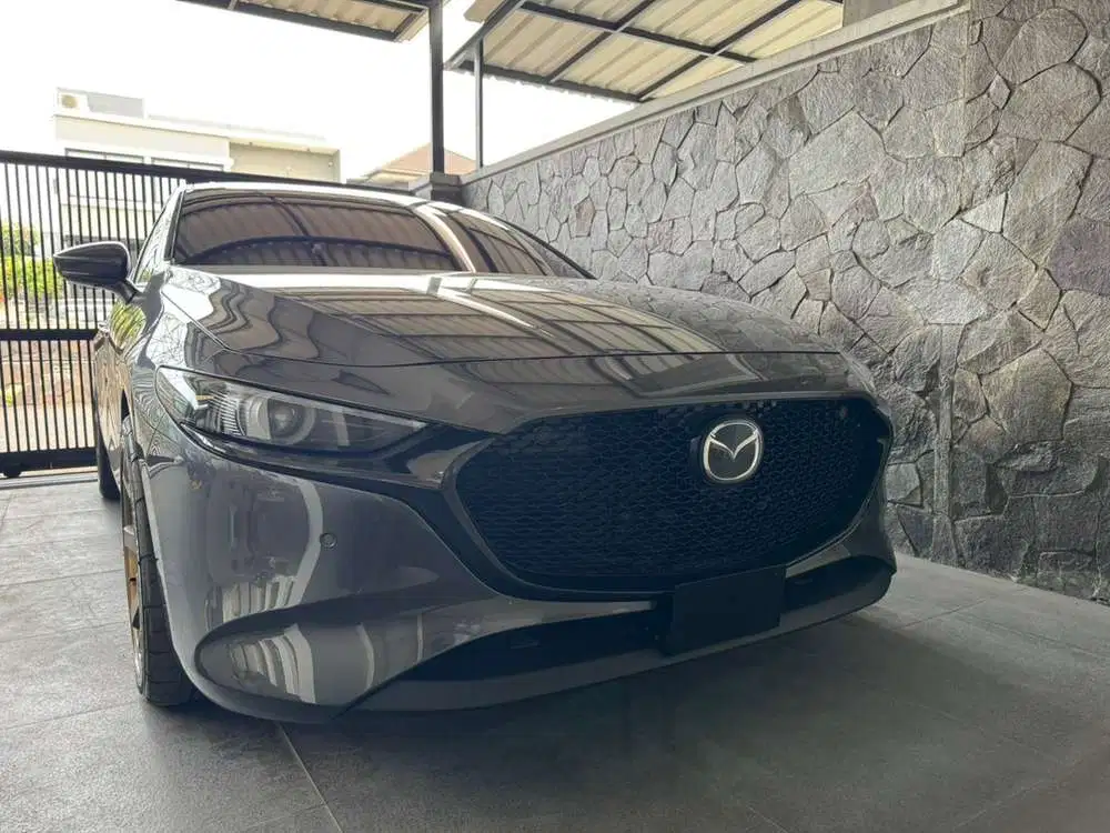 Mazda 3 hatchback simpanan very low KM