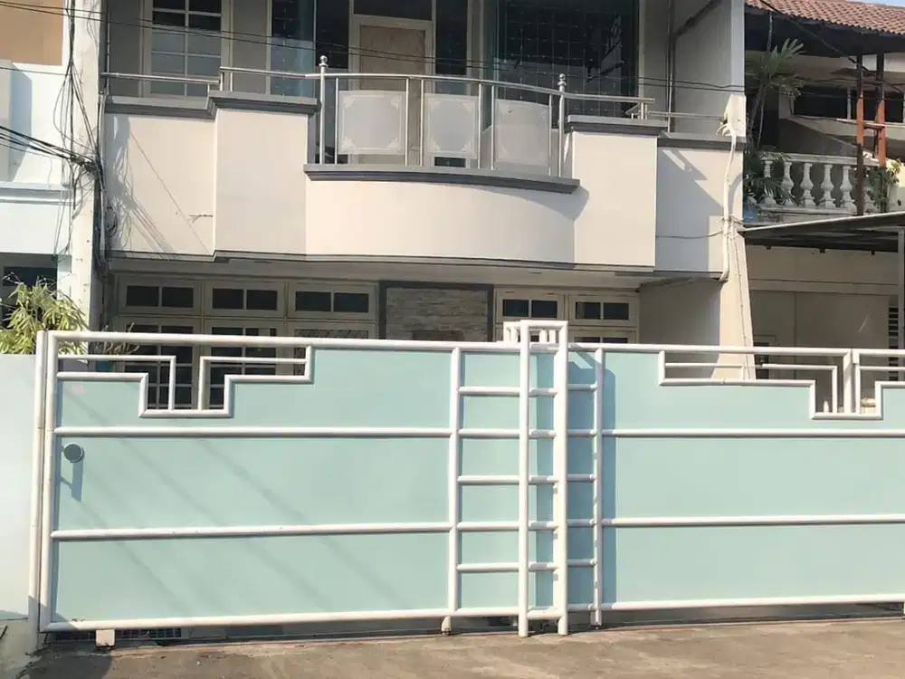 MURAH !! DIJUAL RUMAH 2 LANTAI SIAP HUNI DI KELAPA PUAN