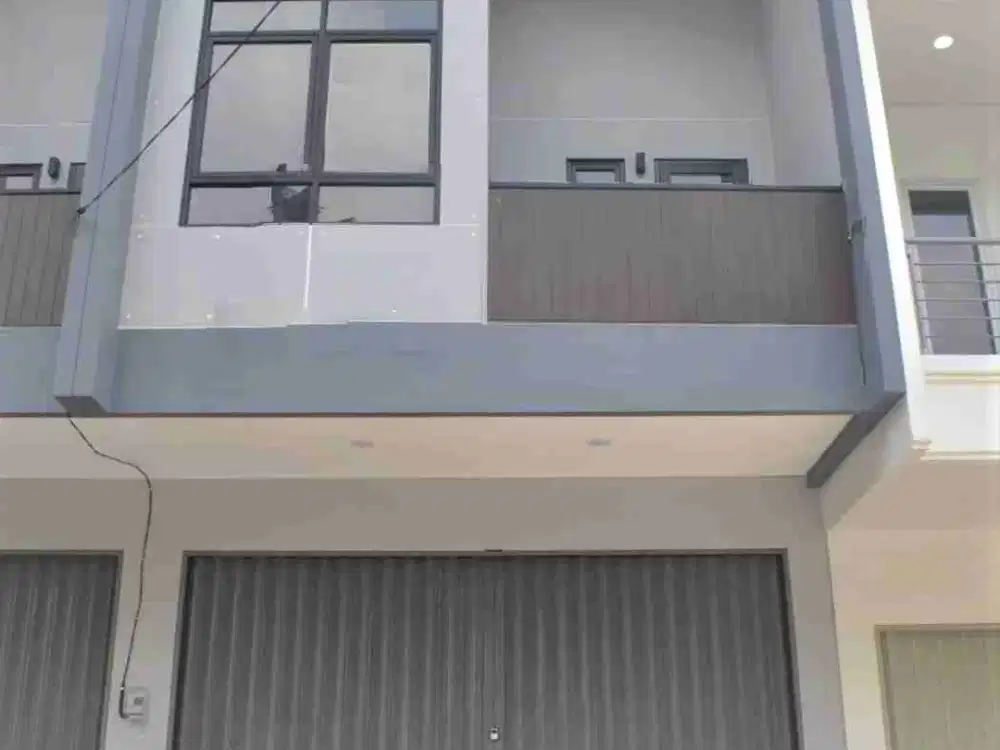 Disewakan ruko di daerah harapan Indah Bekasi luas bangunan 2000 m2 luas tanah 1000m2 Air Pdam listrik 2300 watt harga sewa 75 jt pertahun deposit 10 jt km 2