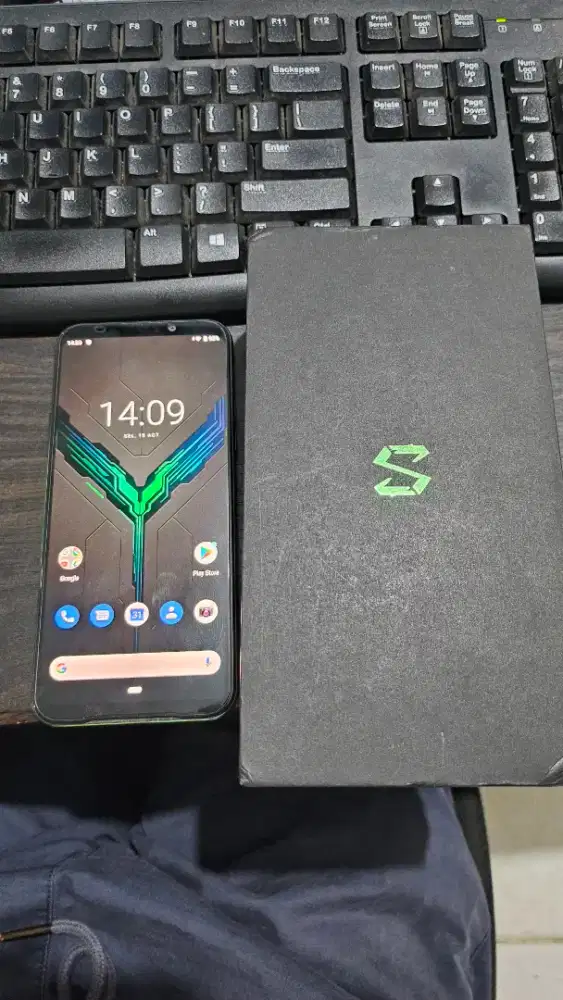 HP XIAOMI BLACKSHARK 2 8/128 LENGKAP / HANDPHONE GAMING