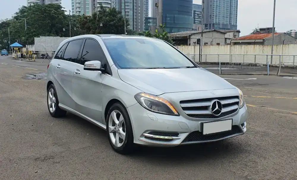 Mercedes benz B200 sport 2013
