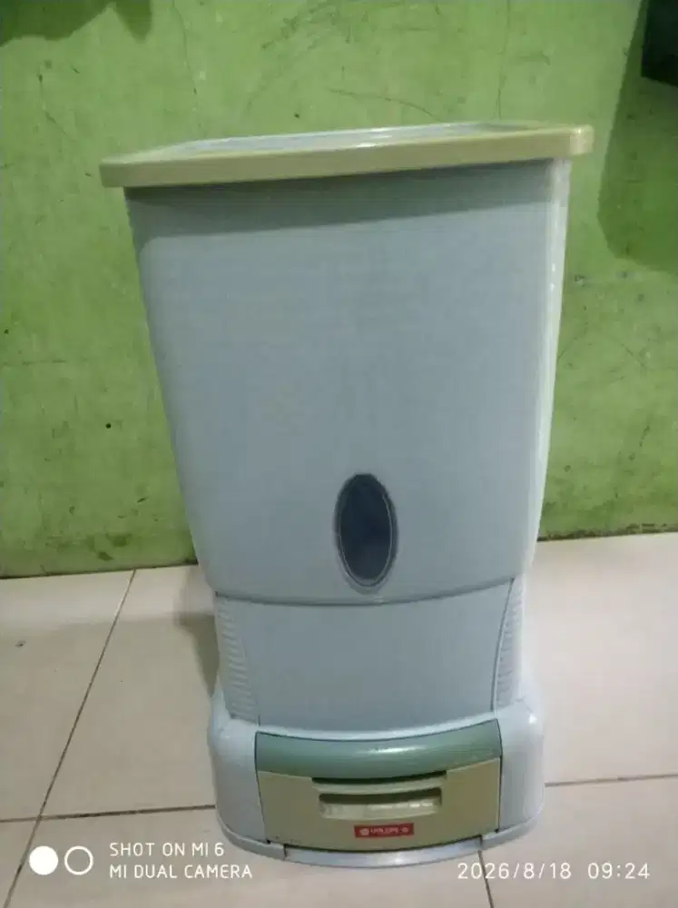 Tempat beras lokasi lenteng agung