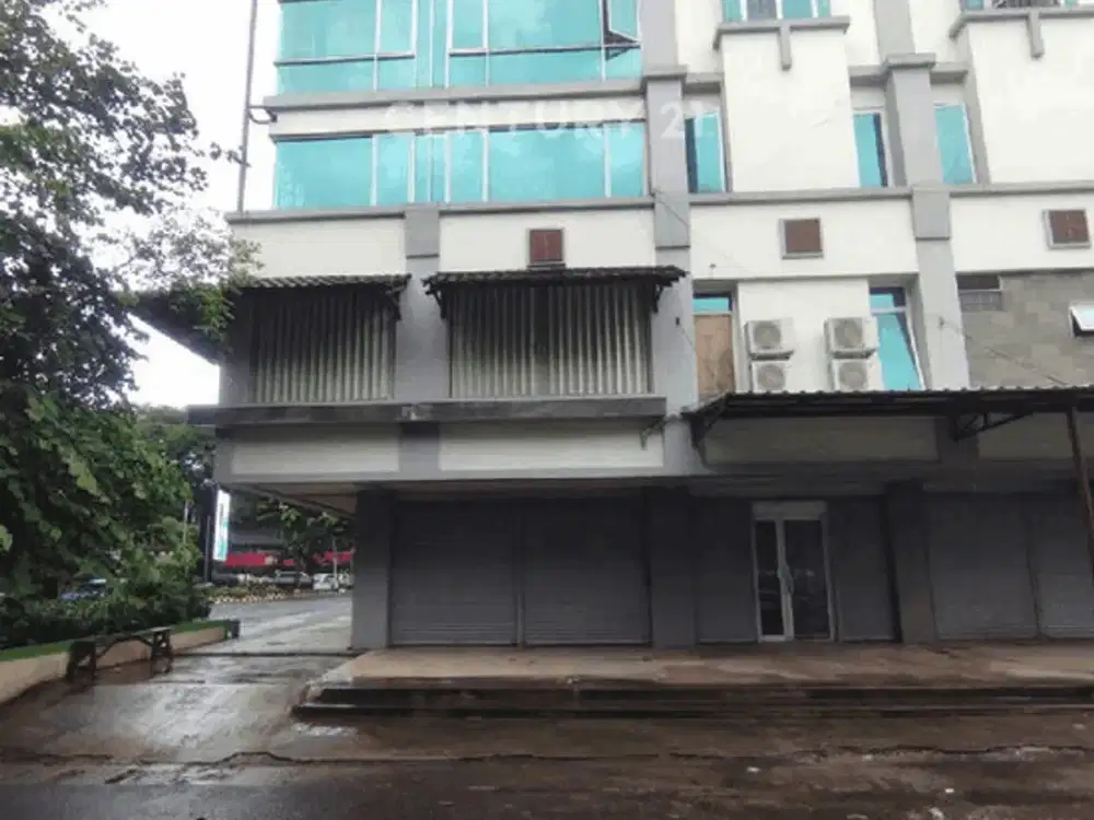 Ruko Hoek Di Boulevard Raya, Kelapa Gading