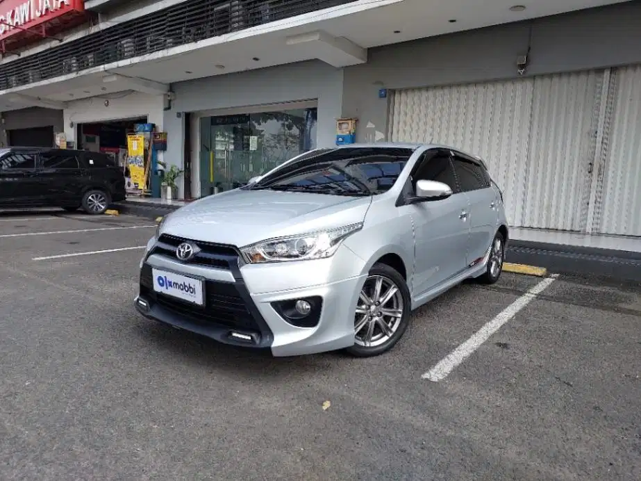 DP MURAH Toyota Yaris 1.5 TRD Sportivo Bensin-AT 2017 Silver C2AQF