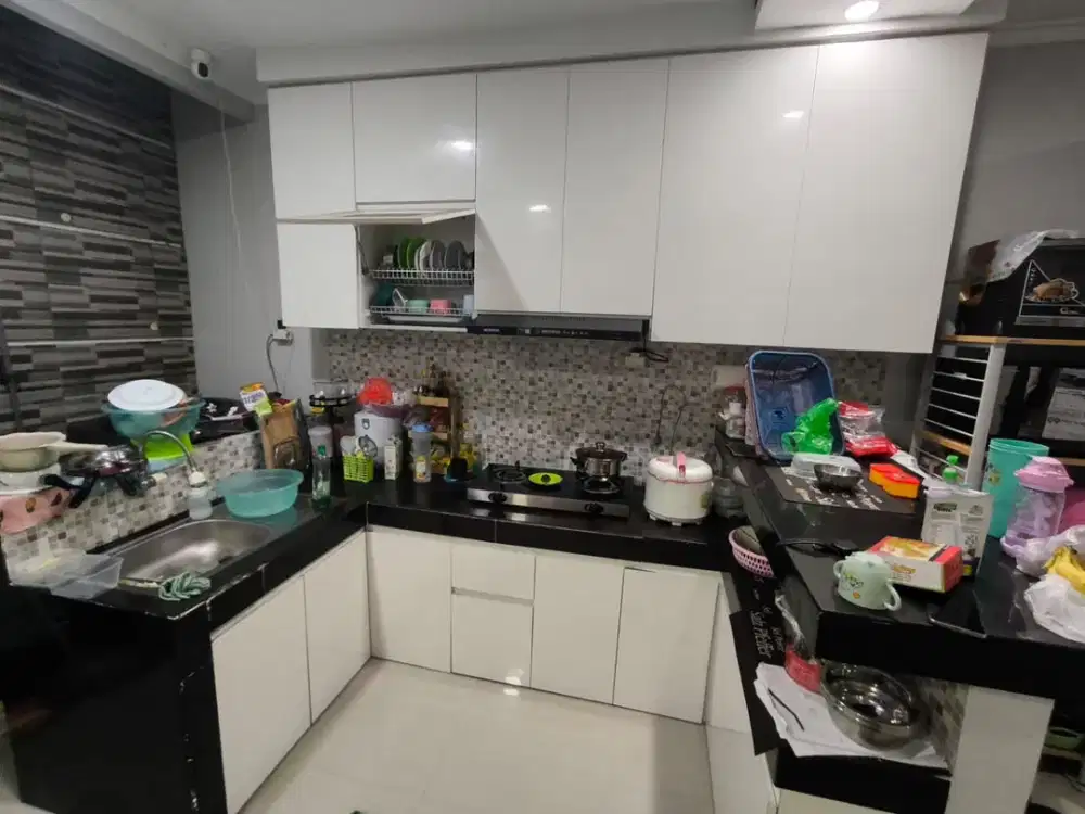 Dijual Rumah 2 Lantai Full Furnished & Siap Huni di Grand Batavia, Pasar Kemis