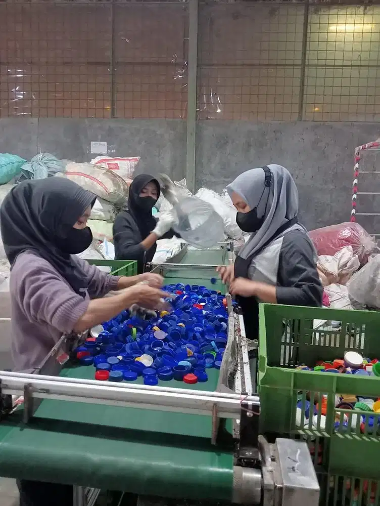 Operator Sortir Dibayar Harian