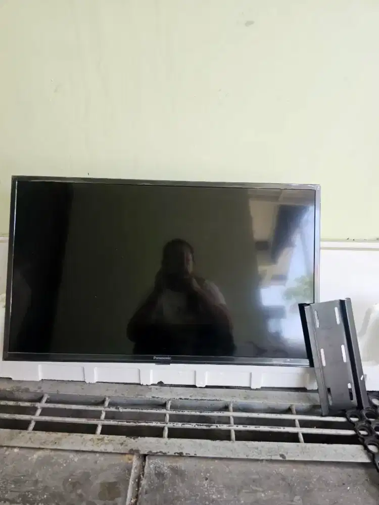 Tv Panasonic 32' digital masih nyala