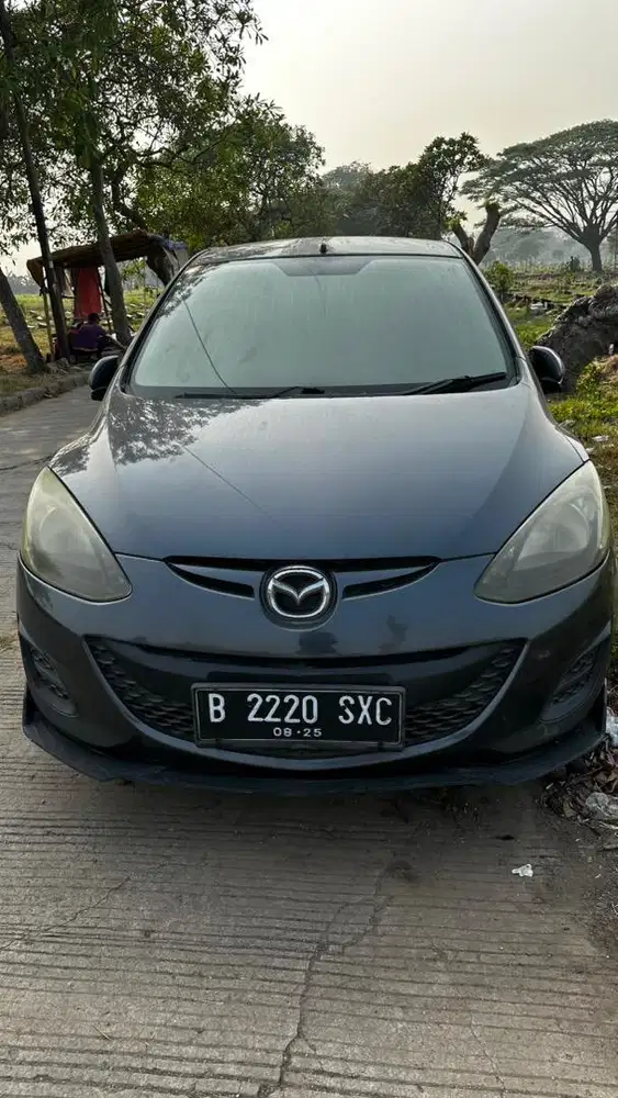 Mazda 2 abu2 tahun 2010