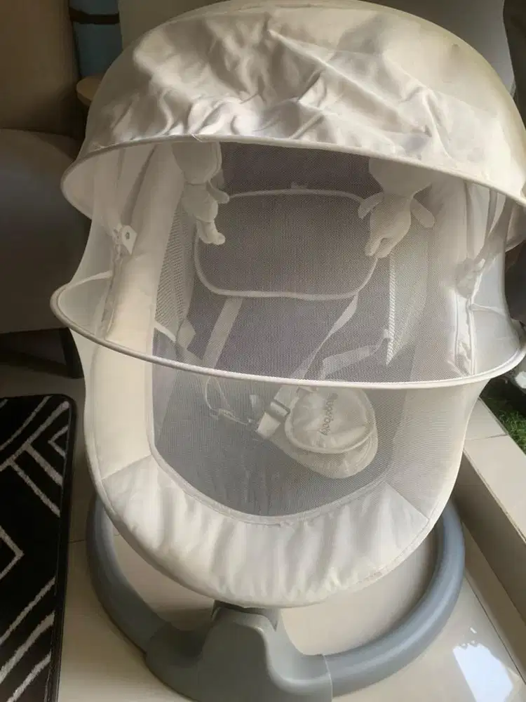 Ayunan bayi bouncer