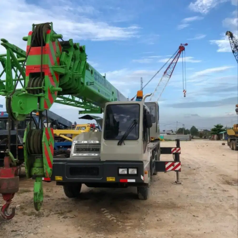 Mobile crane zoomlion 25 ton tahun 2016