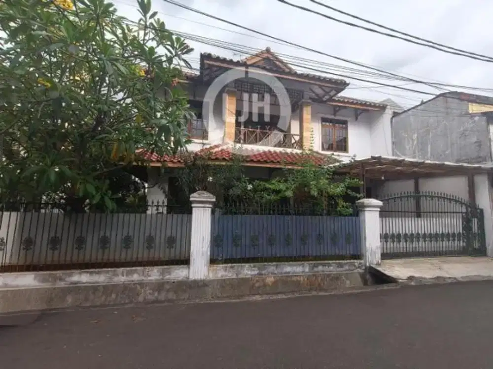 Rumah Hook Luas & Nyaman Dalam Komplek di Tomang Jakarta Barat
