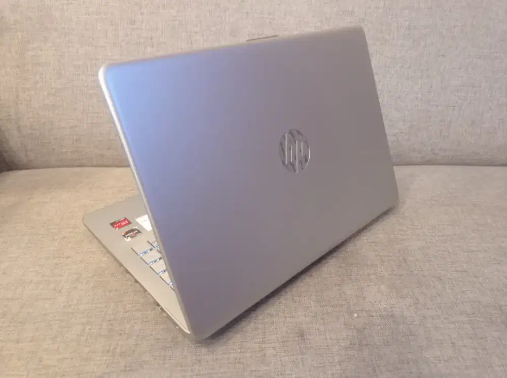 Laptop HP 14s ryzen 3 3250u  ram  8 ssd 513