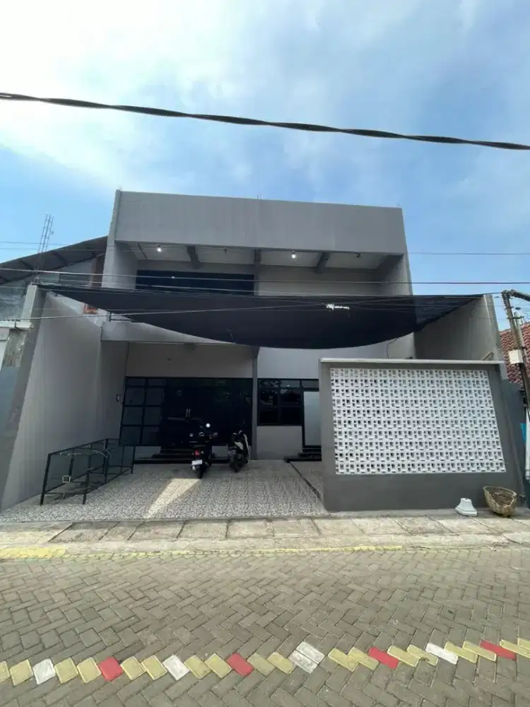 Rumah Bagus Mewah di erowati dekat udinus semarang