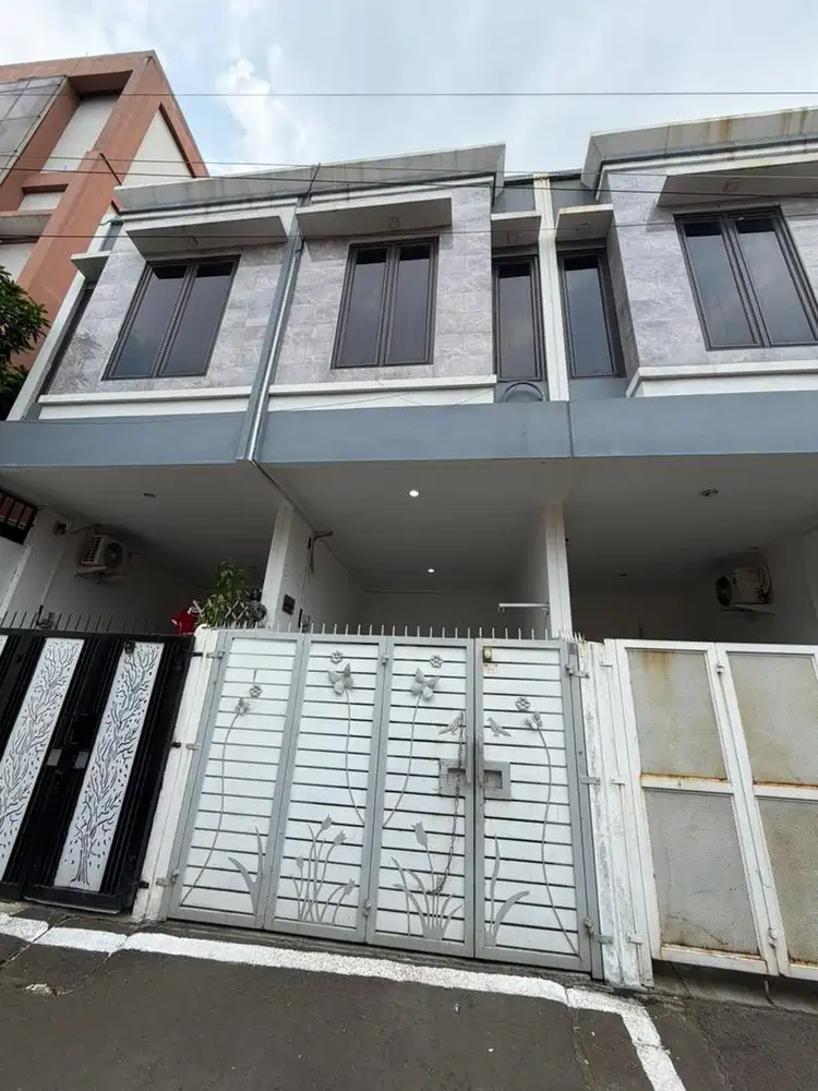 Di sewakan rumah 2kamar tidur 3 kamar mandi