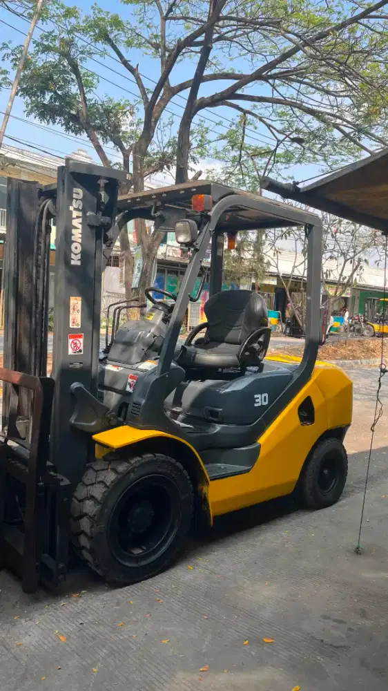 Forklift Komatsu 3 Ton,Matic,Tiang 3 Meter,Tahun 2019 (Garpu Sideshif)