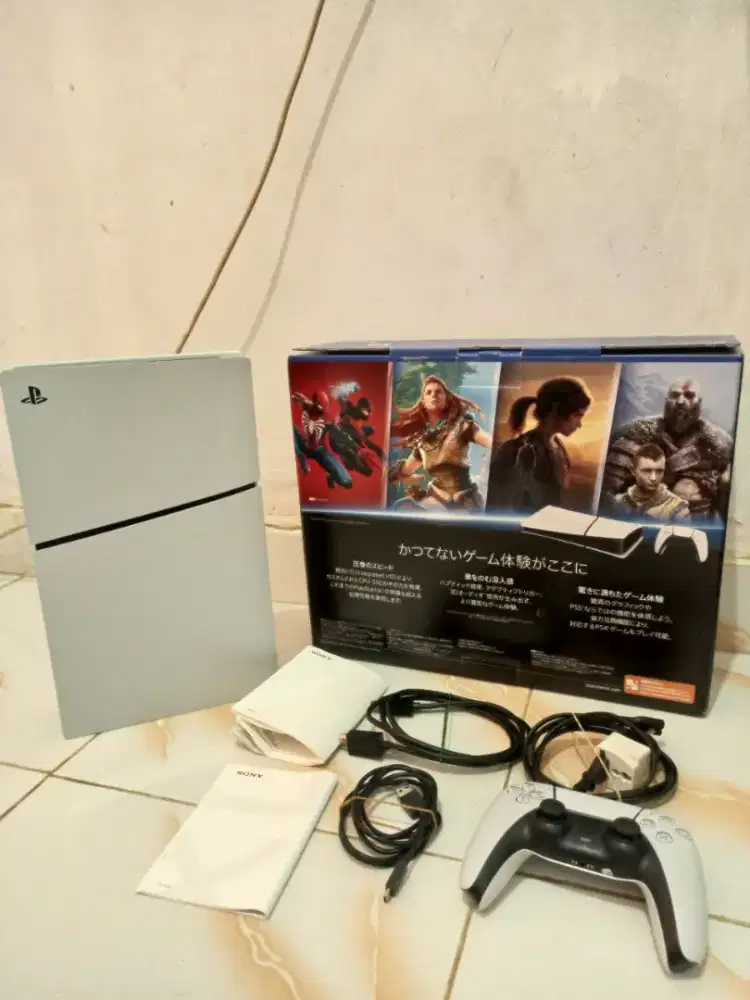 PS5 Slim Digital Edition, kondisi normal dan siap pakai.