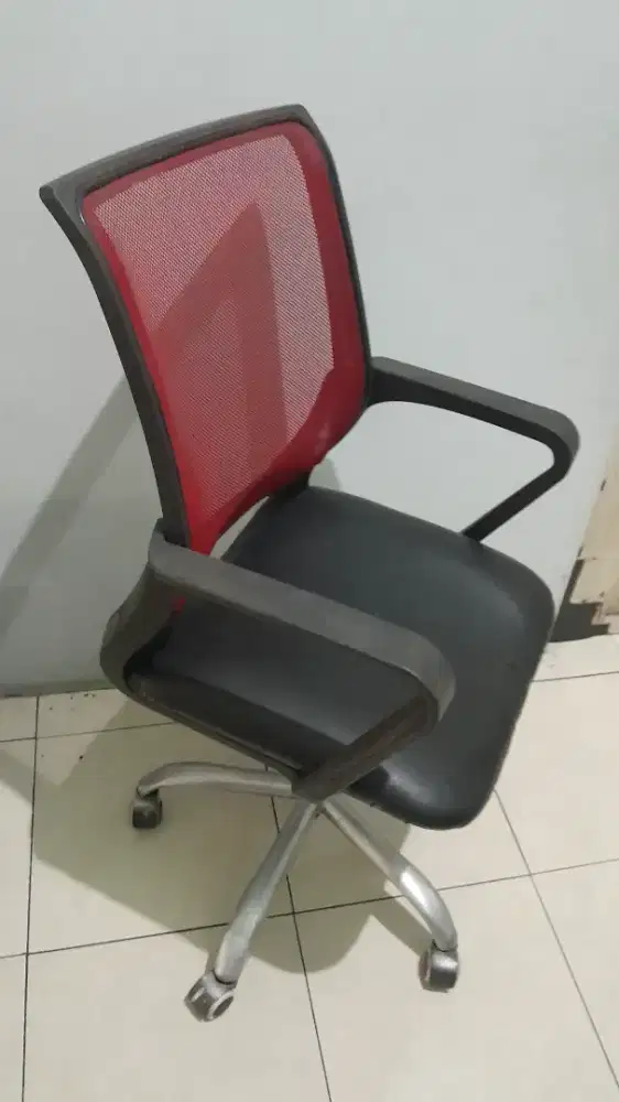 Kursi kantor putar