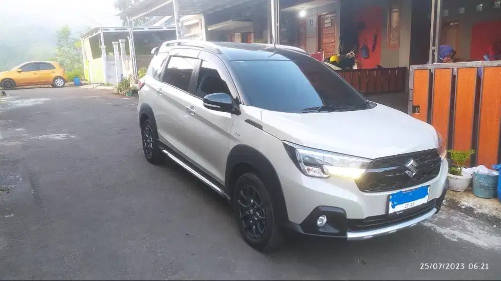 Suzuki XL7 Alpha MT Hybrid Th 2023 (Two Tone)