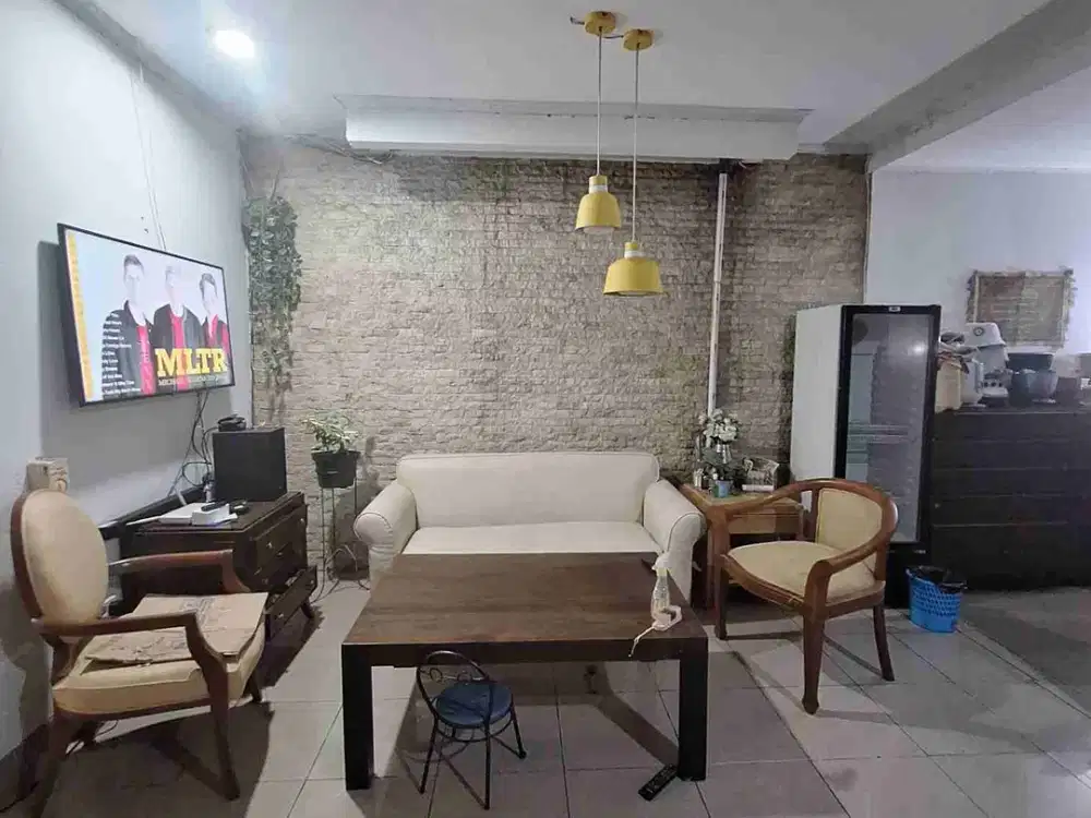 RUMAH DI KOMPLEK MPR CIPETE JAKARTA SELATAN