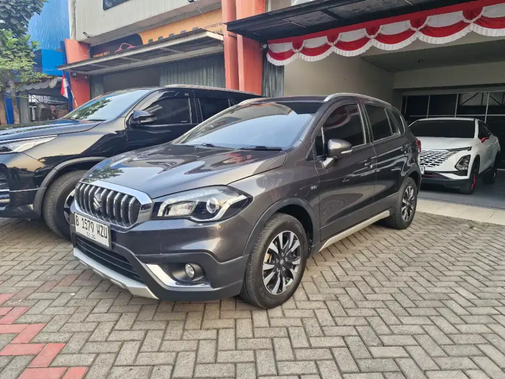 Suzuki Scross SX4 Automatic 2019 Bensin Abu Metalik