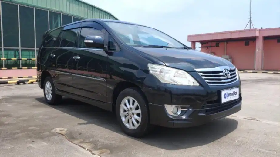 TDP 8, JT Toyota Kijang Innova 2.0 V Bensin-AT Hitam 2013