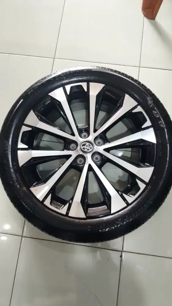 Velg Original Veloz R17 + Ban 205/50/17 nik 2025