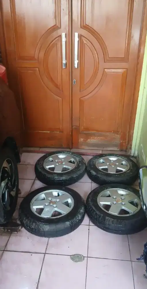 Dijual velg asli karimun wagon r