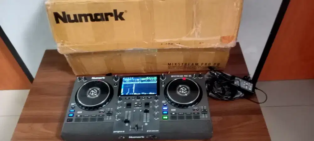 Alat DJ Numark Mixstream Pro Go
