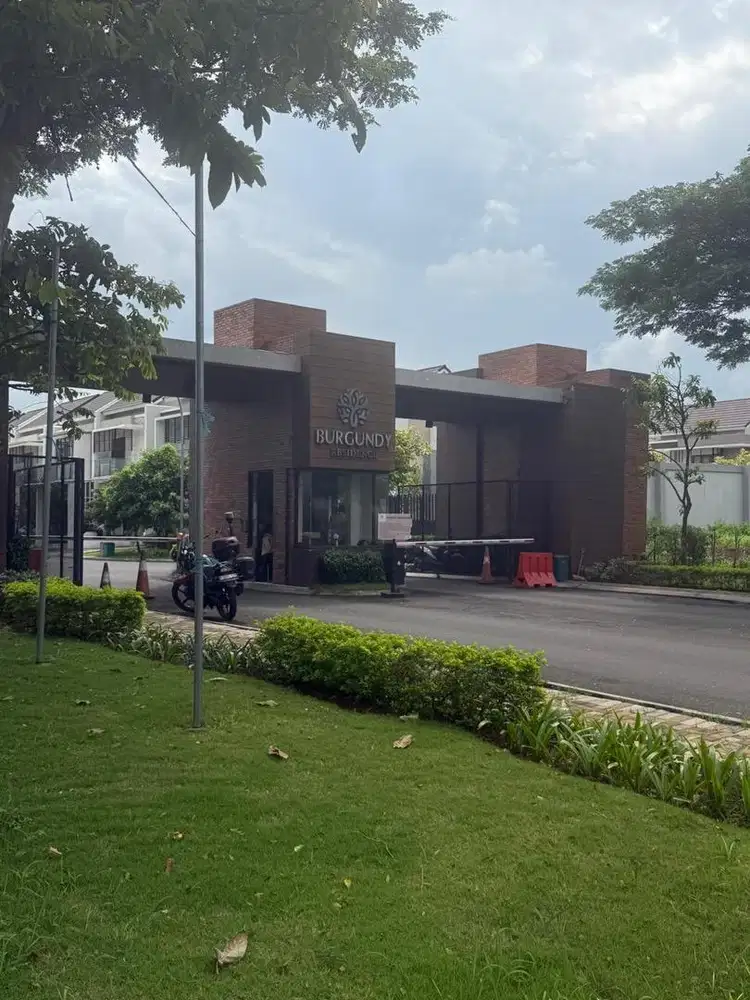 Rumah : Summarecon Bekasi Type Premium (Jalan Boulevard / Utama)