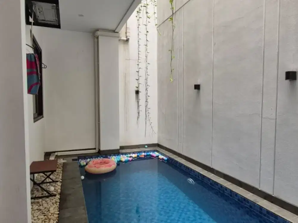 Dijual Rumah Bagus dan Rapi Dibelakang Mall Kelapa Gading Pool,Renang