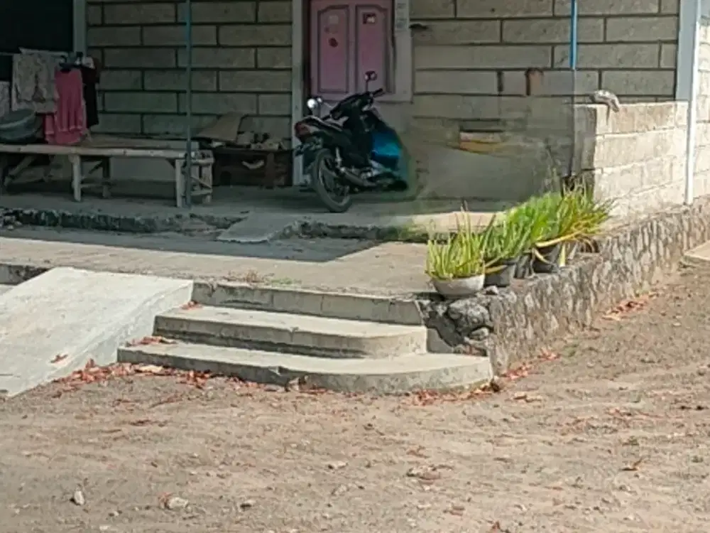 Dijual rumah di manisrenggo murah