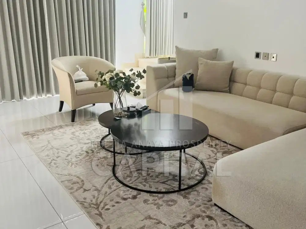 RUMAH MINIMALIS 2 LANTAI SEMI FURNISHED NYAMAN DAN TERAWAT DI SETIABUDI REGENCY