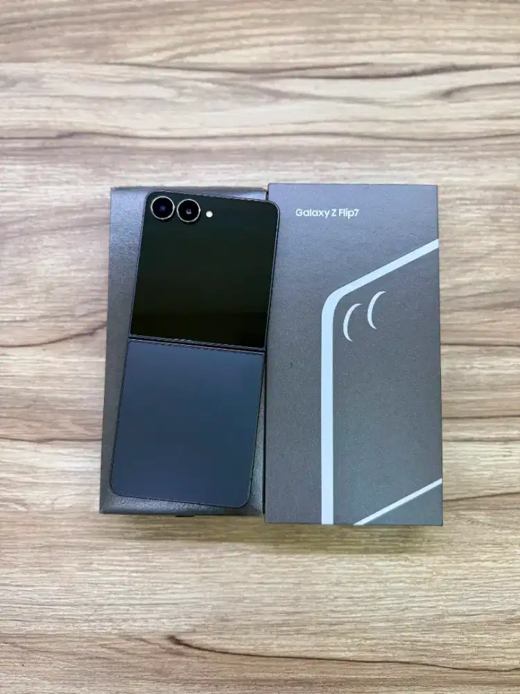 Samsung Z Flip 7 12/256GB Sein
