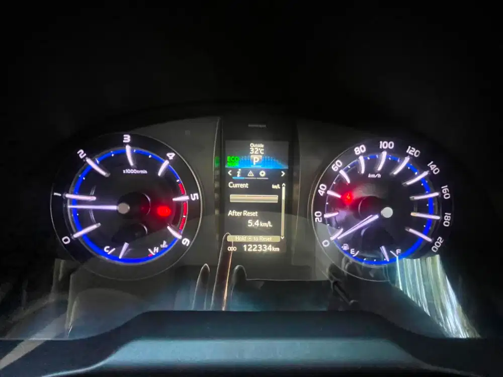 T Reborn V Diesel 2.4 At 2019