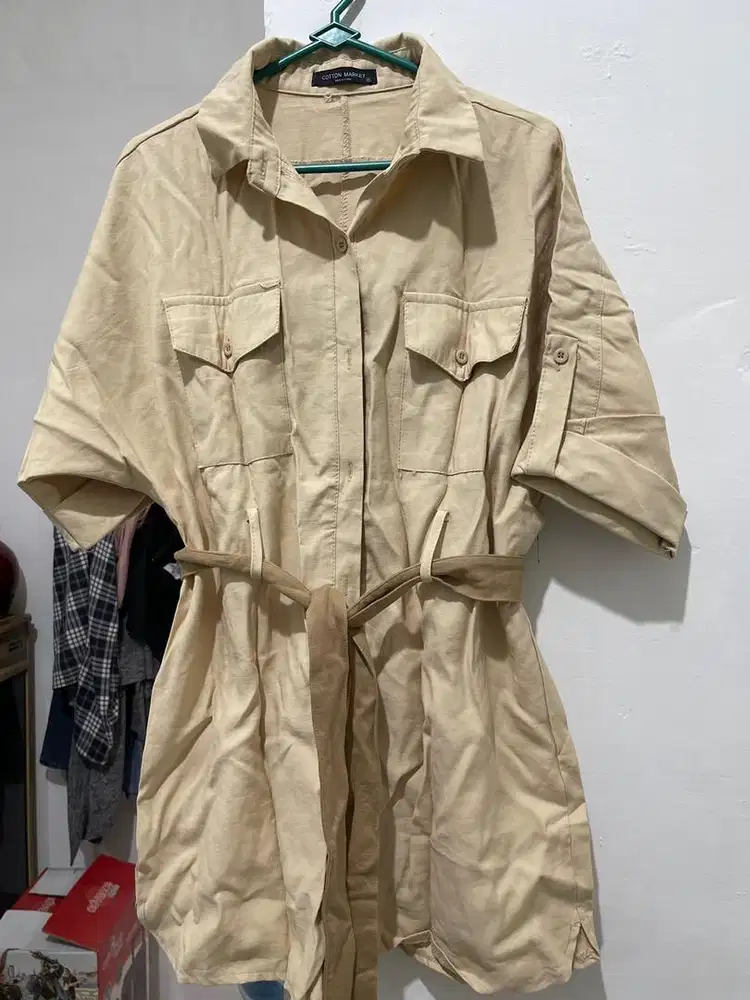 Jumpsuit warna cream