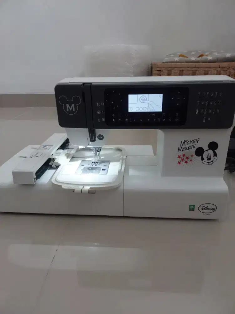 Mesin Jahit & Bordir komputer Messina D7500 Disney