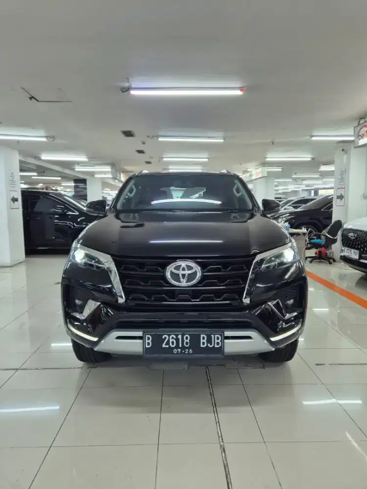 Toyota vrz 2021 new mdl hitam low km tgn 1 pribadi