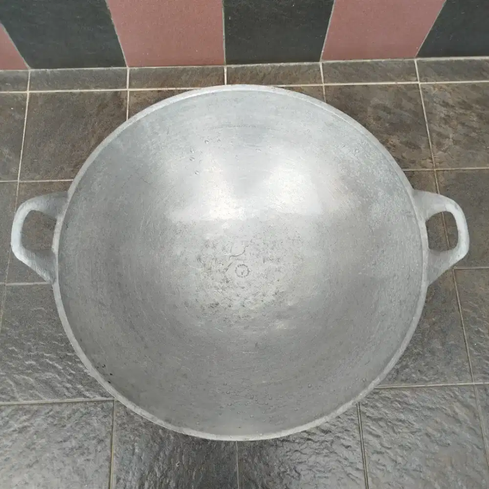 Wajan Aluminum 55cm Bahan Tebal Permukaan Licin